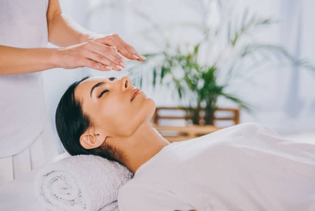 Reiki Healing là gì? Ứng dụng thực tế của Reiki Healing